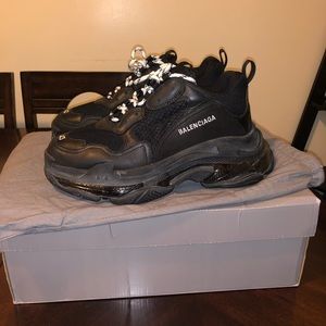 Balenciaga triple s “ true black “